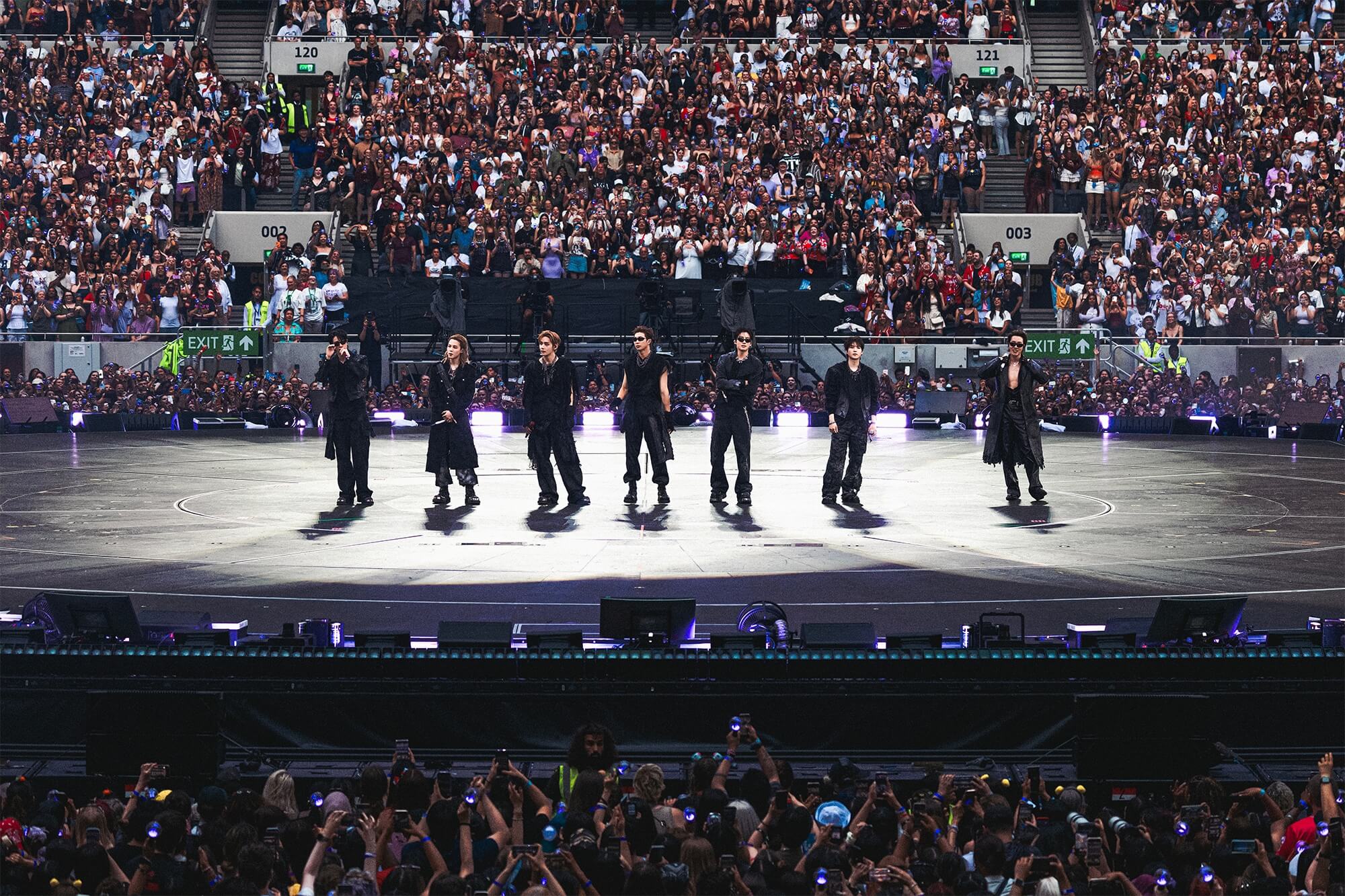 BTS、ロンドン公演に約13万人が集結。スタジアムの開場以来最多の観客数を記録し、圧倒的な存在感を示す