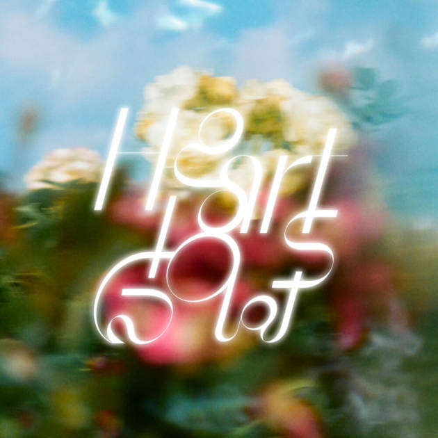 「Hearts Glow」ジャケット写真（初回盤）